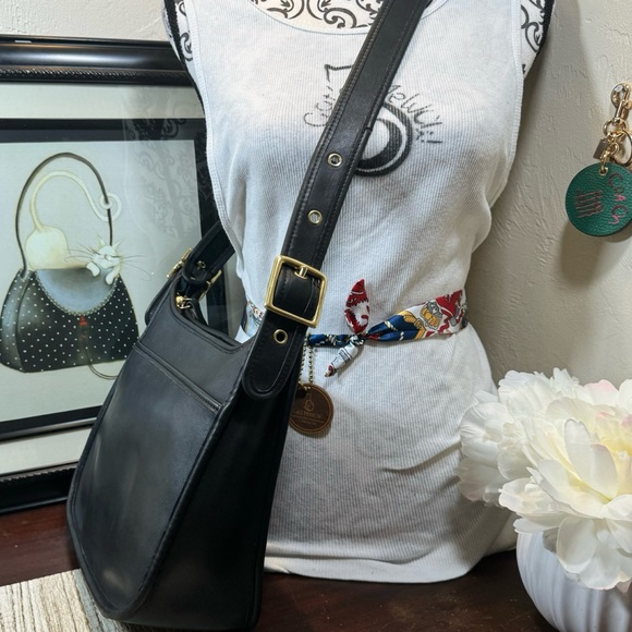 ❤️SOLD❤️Vintage Coach Navy Legacy Zip 9966 - Picture 6 of 11